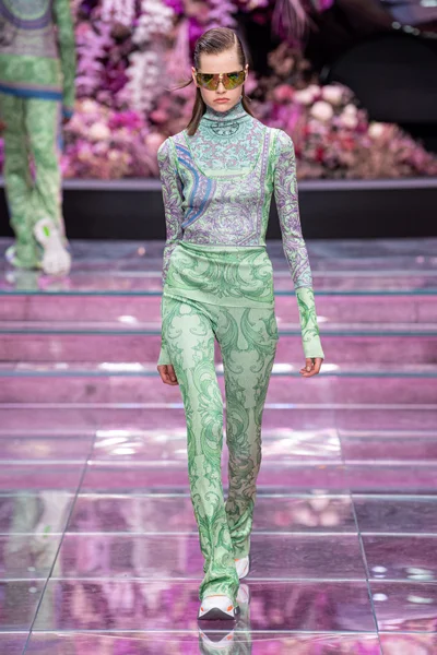 Look 37